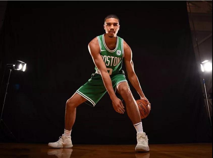 张伟丽辉煌 张伟丽辉煌