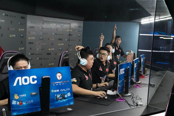 这位年轻的 这位年轻的